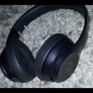 Beats solo 3 wireless by dre MATTE BLACK